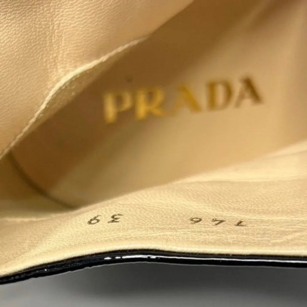 Prada Black Crinkled Patent Leather Square Toe Ankle Boots‎ 39 Heel 1I746L